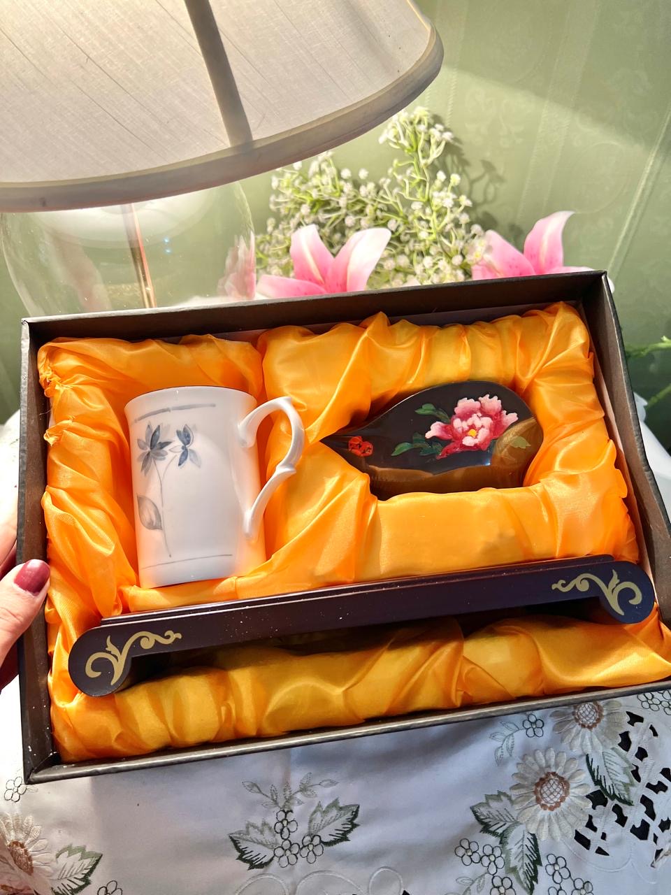 ANTIQUE Rose of England Bone China Mug & Decor 3-Piece Gift Set