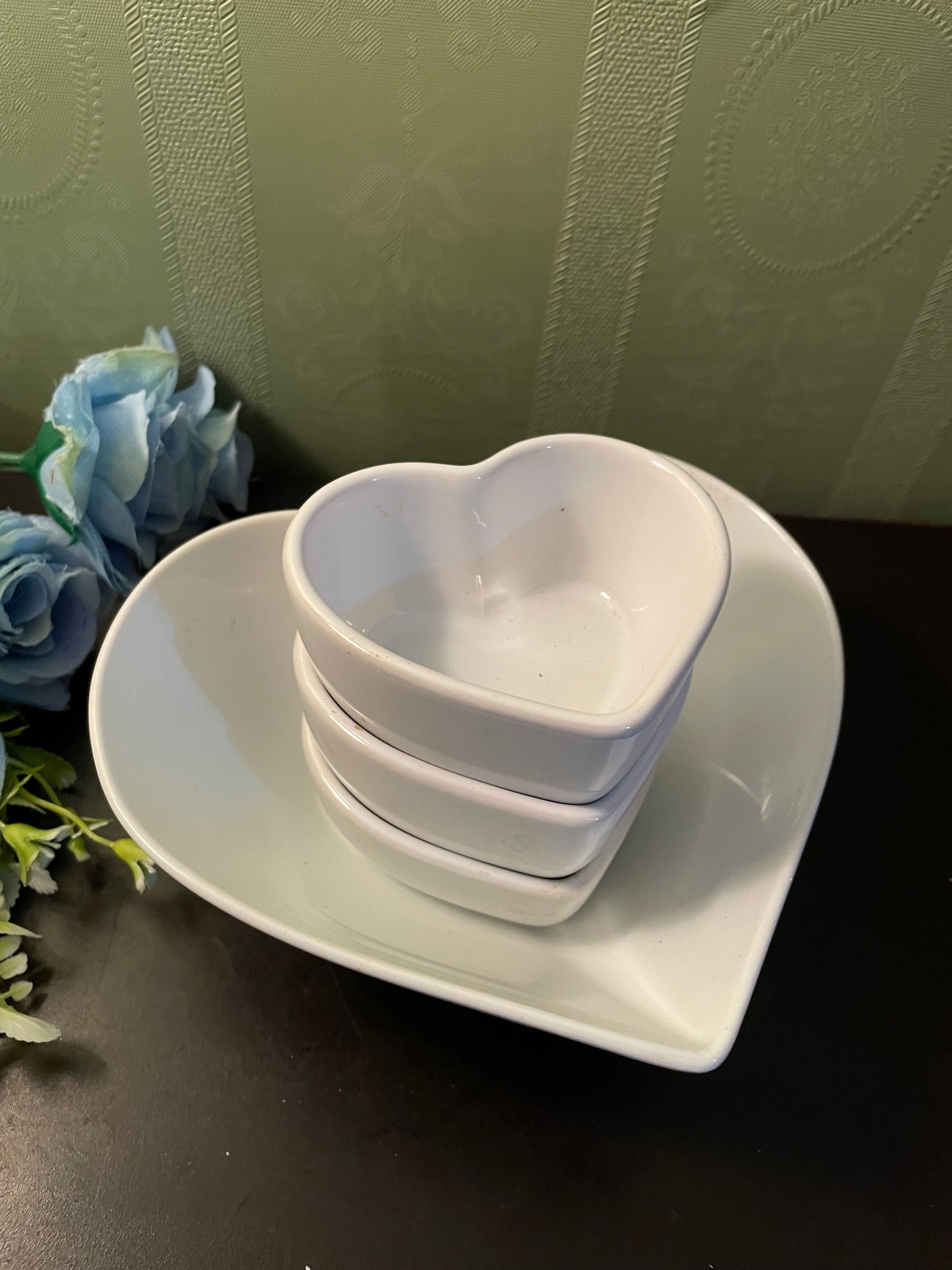 White Heart Shaped Ceramic Serving Bowl Set Four Pieces
