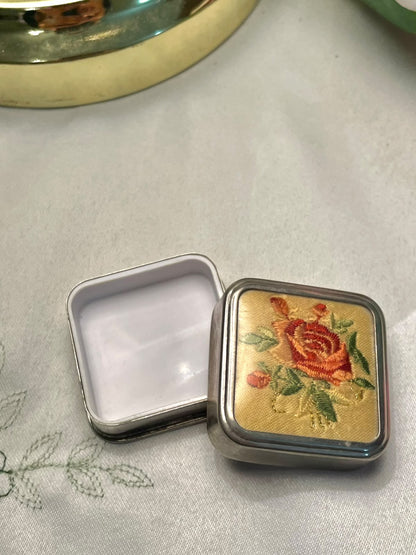 Vintage Floral Embroidered Mini Trinket Box Approx. 3 cm