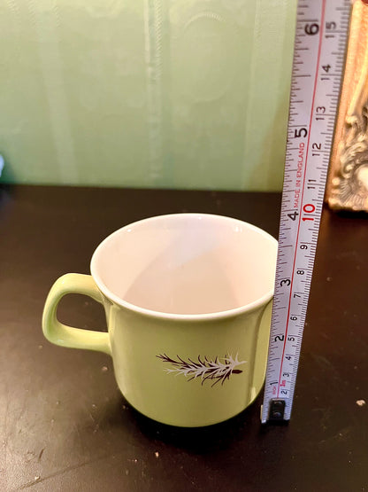 Green Vintage Leaf Tea Cup – Retro Ceramic Cup