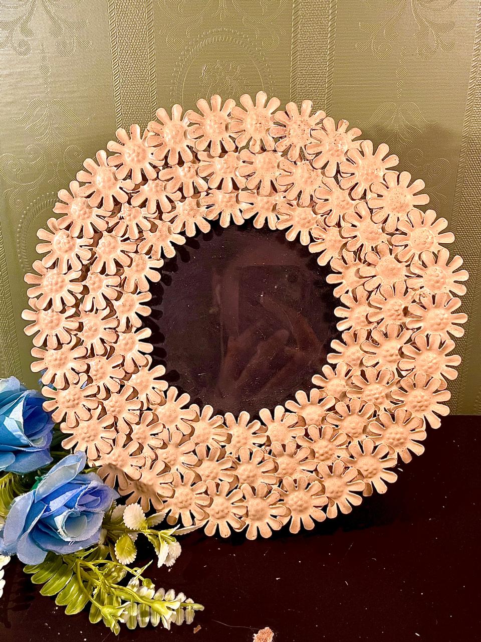 Cream Floral Oval Mirror with Daisy Frame 9 in