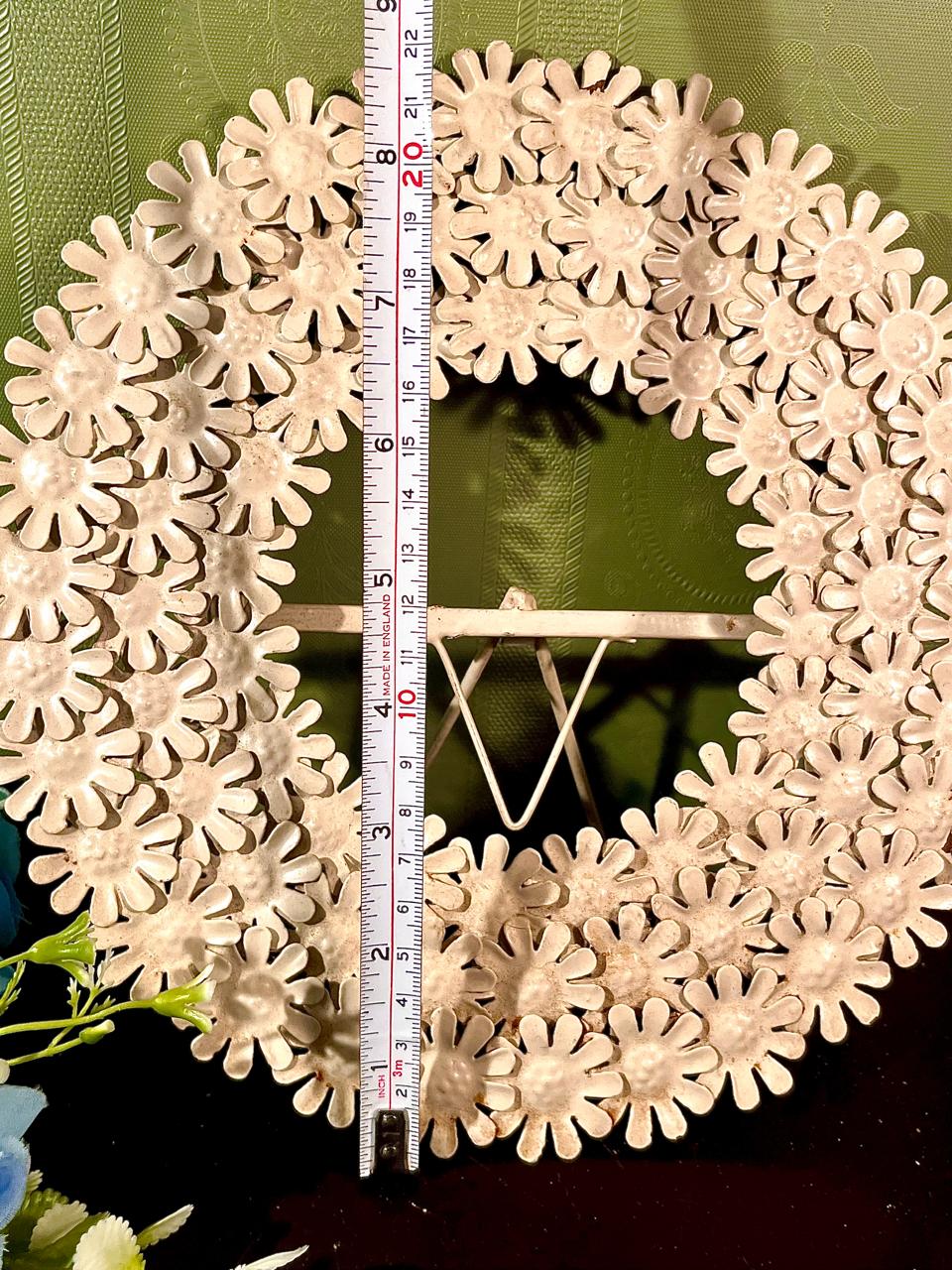 White Floral Metal Wreath Photo Holder 8 in