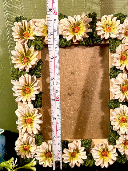 Large White Daisy Floral Resin Photo Frame | Hand-Painted Tabletop Picture Frame