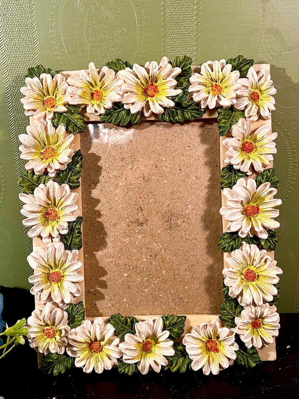 Large White Daisy Floral Resin Photo Frame | Hand-Painted Tabletop Picture Frame