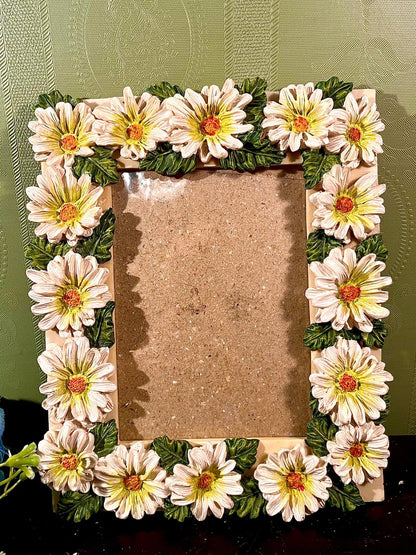 Large White Daisy Floral Resin Photo Frame | Hand-Painted Tabletop Picture Frame