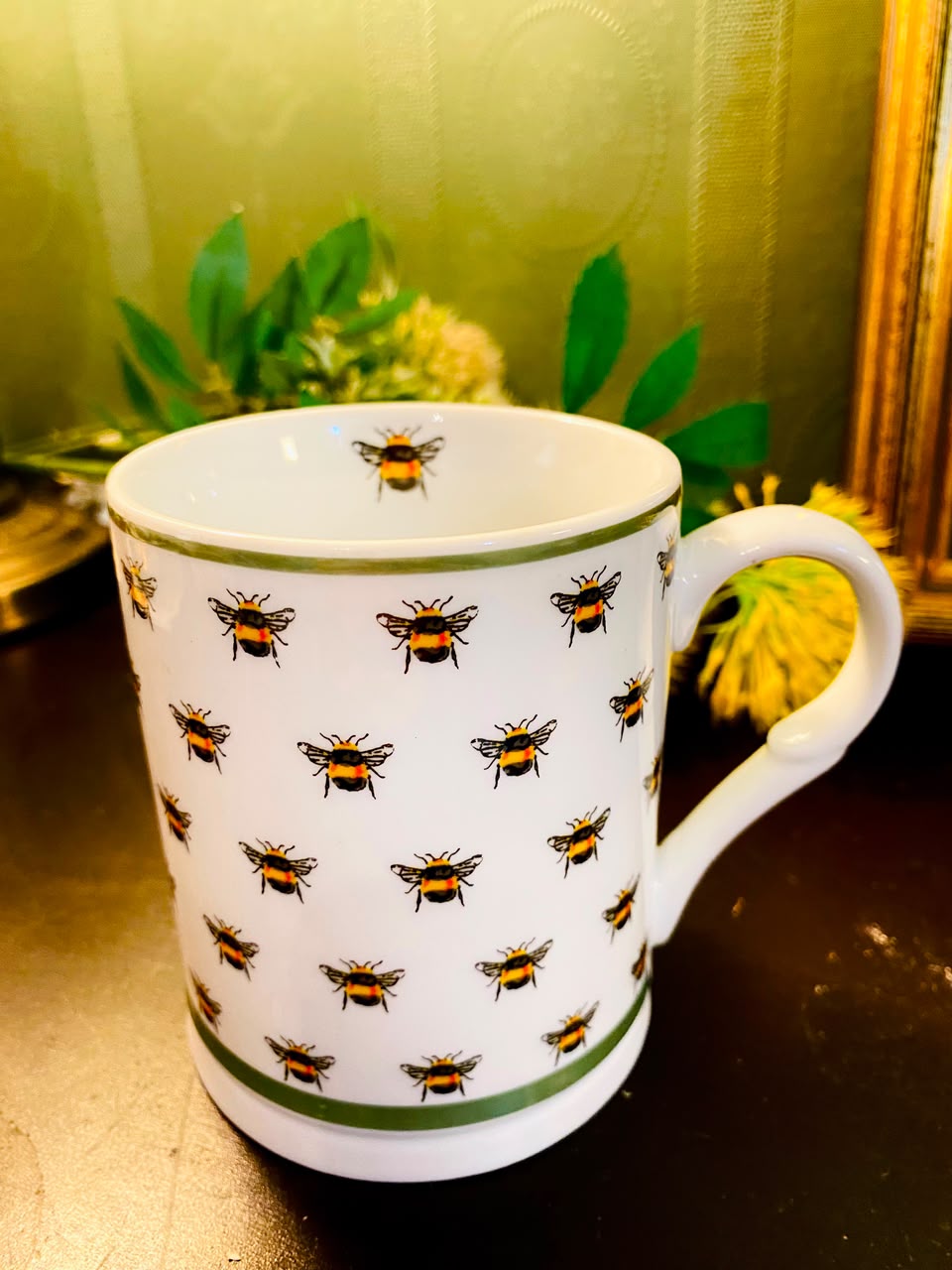 Bee Pattern Ceramic Mug White 1 Piece 10cm