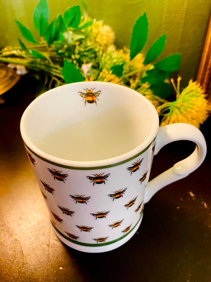 Bee Pattern Ceramic Mug White 1 Piece 10cm