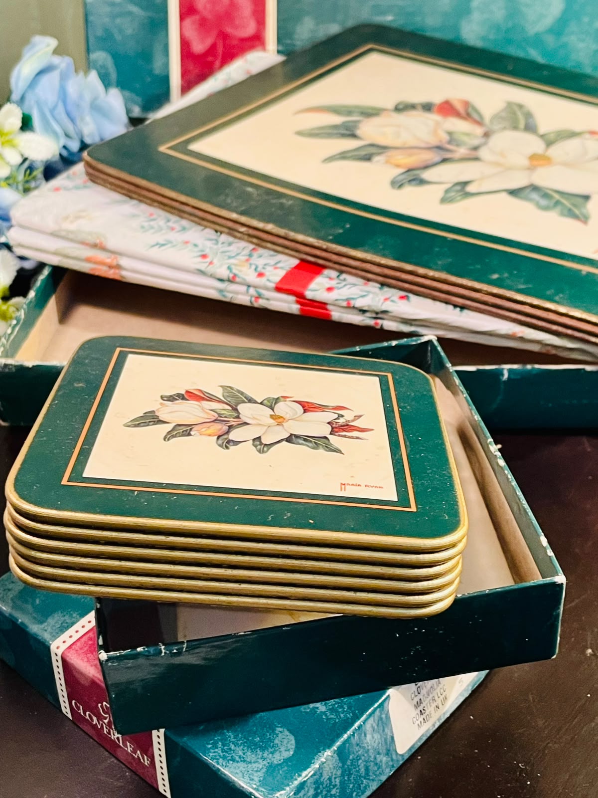 Cloverleaf Traditional Table Mats & Coasters Set – Magnolia Floral Design, 6 Placemats & 6 Coasters with Original Box