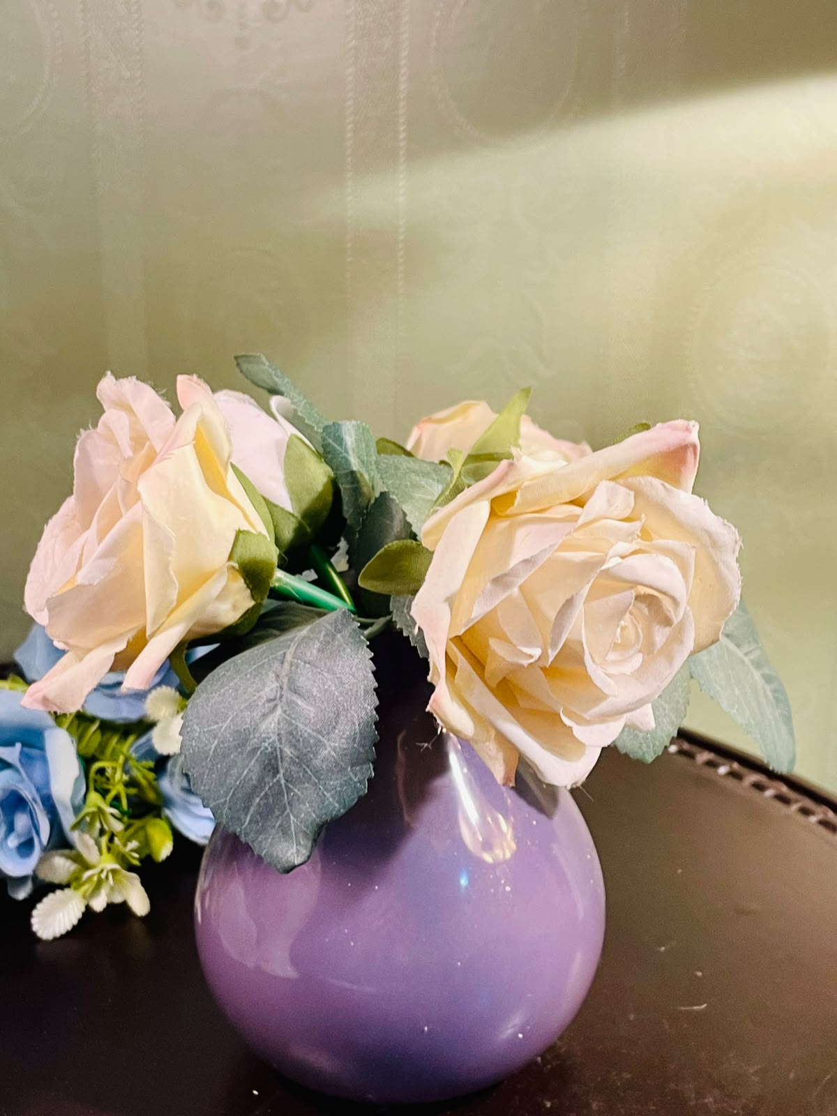 Purple Crystal Vase with Blush Roses Approx. 20cm