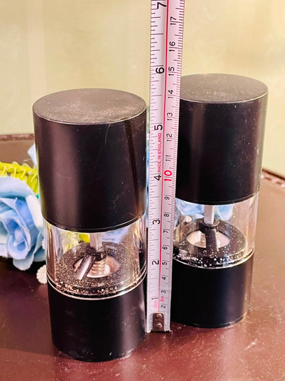 Vintage Black Salt & Pepper Grinders Set of 2, 6 Inch