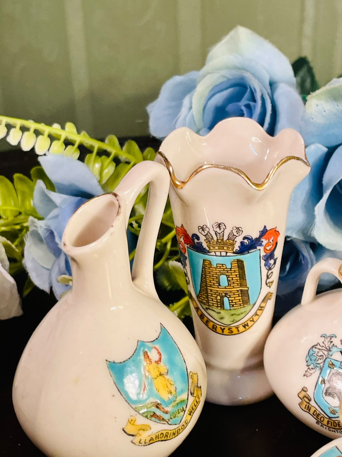 Vintage Mini Heraldic Souvenir Vase Collection – 5 Ceramic Pieces with Gold Trim