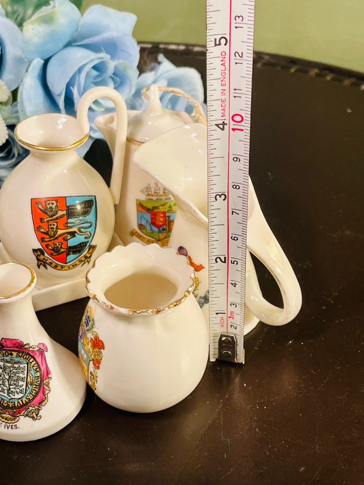 Vintage British Souvenir Miniature Ceramic Jug & Vase Collection – 5 Pieces with Heraldic Crests