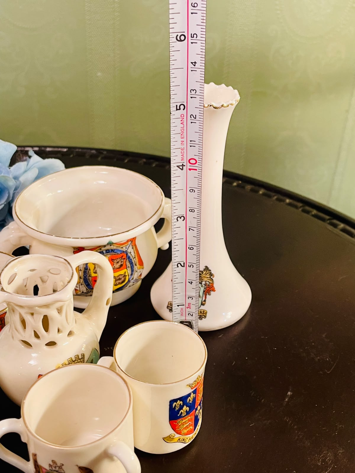 The Cornet Ware Crested Ware 8 Piece Decorative Collection