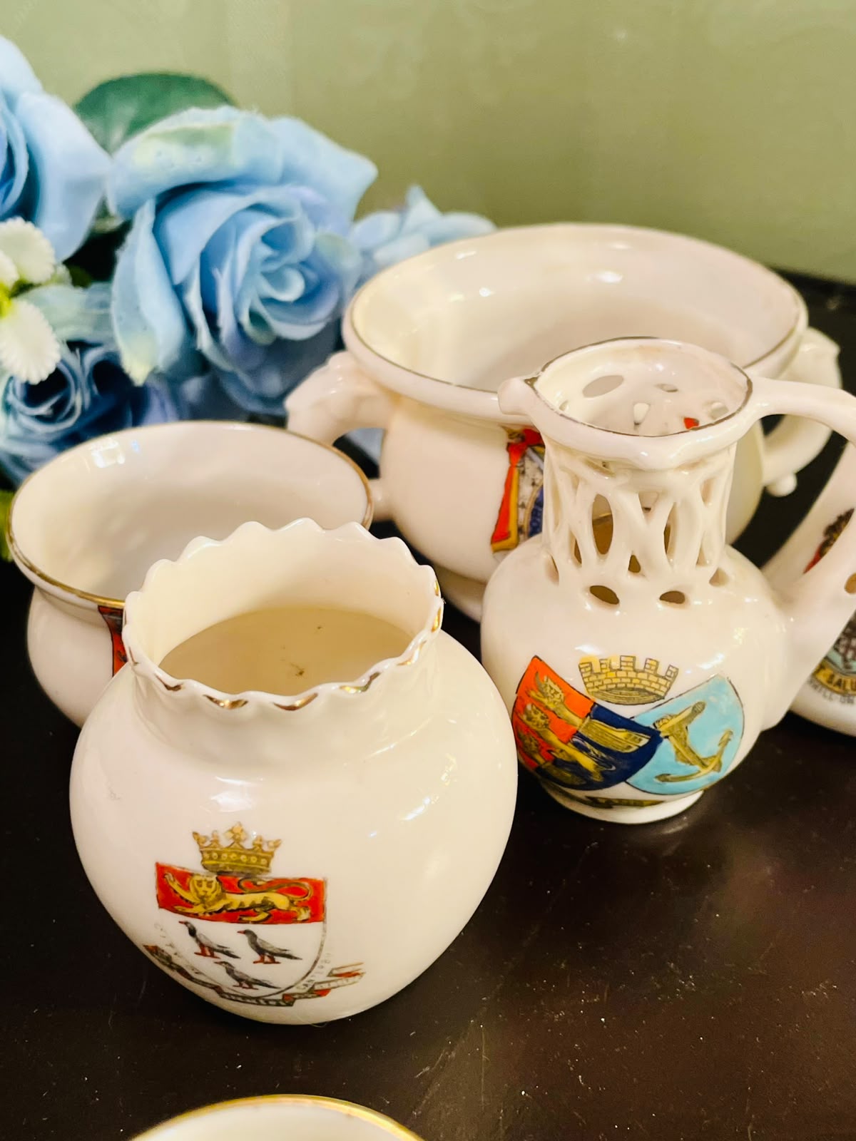 The Cornet Ware Crested Ware 8 Piece Decorative Collection