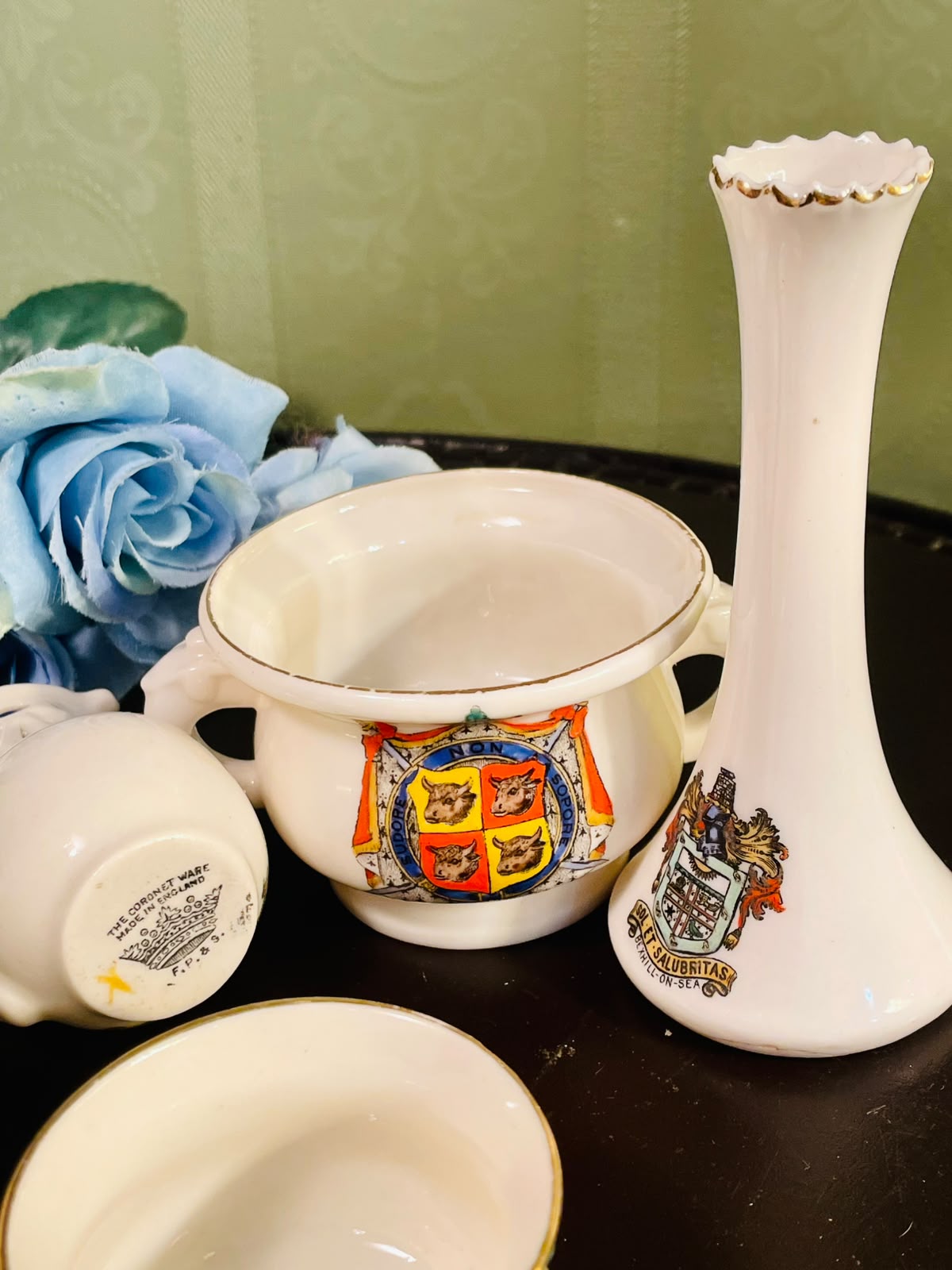 The Cornet Ware Crested Ware 8 Piece Decorative Collection