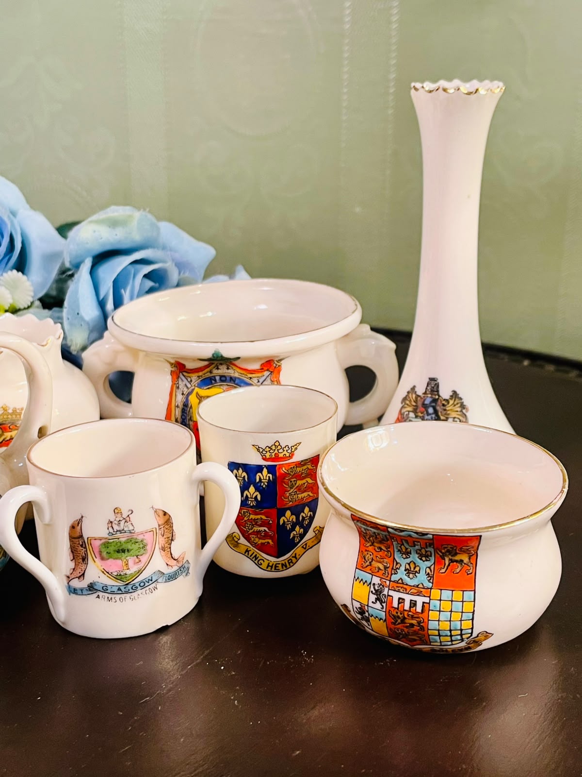 The Cornet Ware Crested Ware 8 Piece Decorative Collection