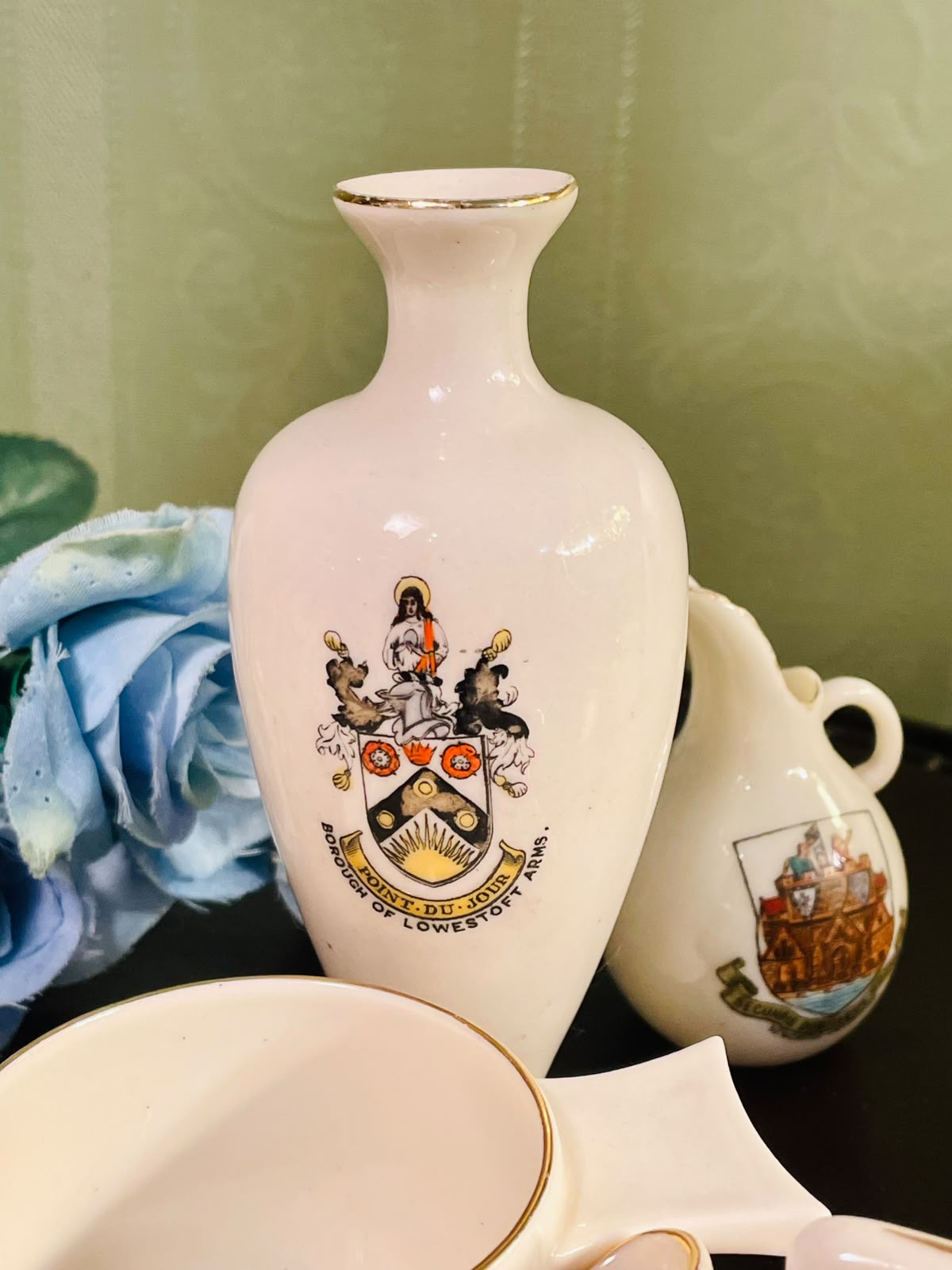 Made in England Crested Ware 5 Piece Decorative Collection