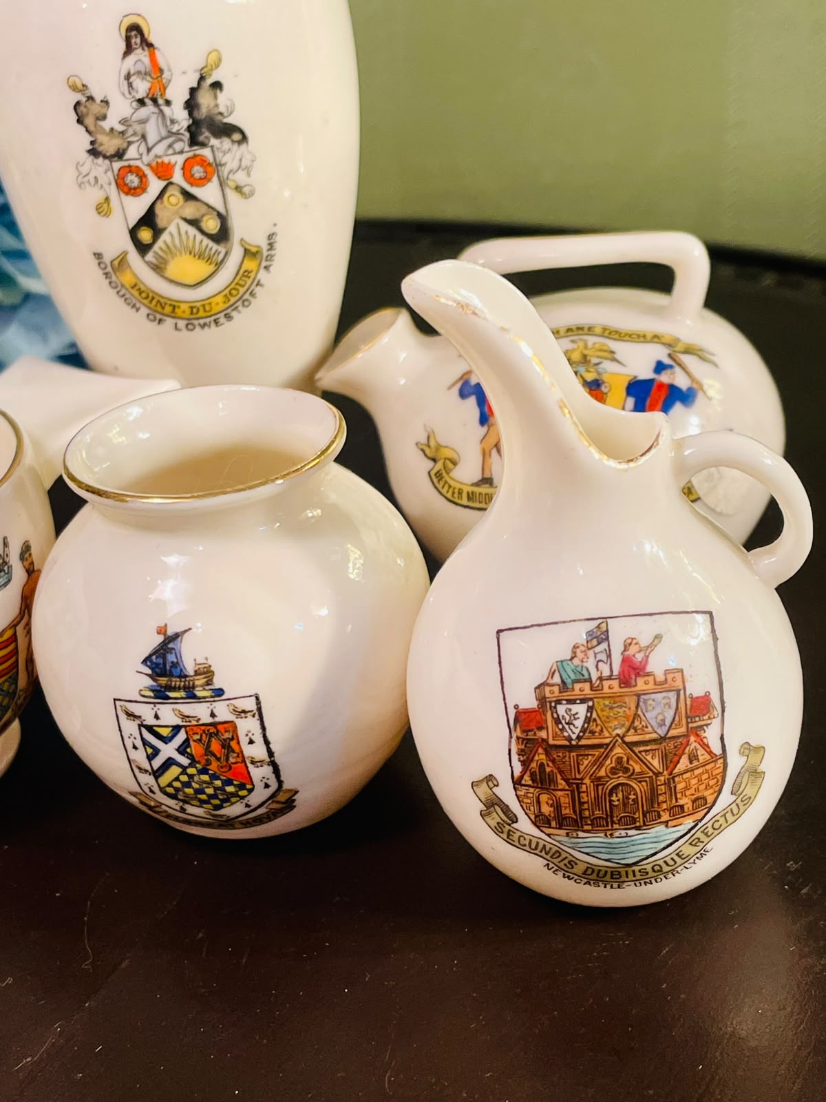 Made in England Crested Ware 5 Piece Decorative Collection