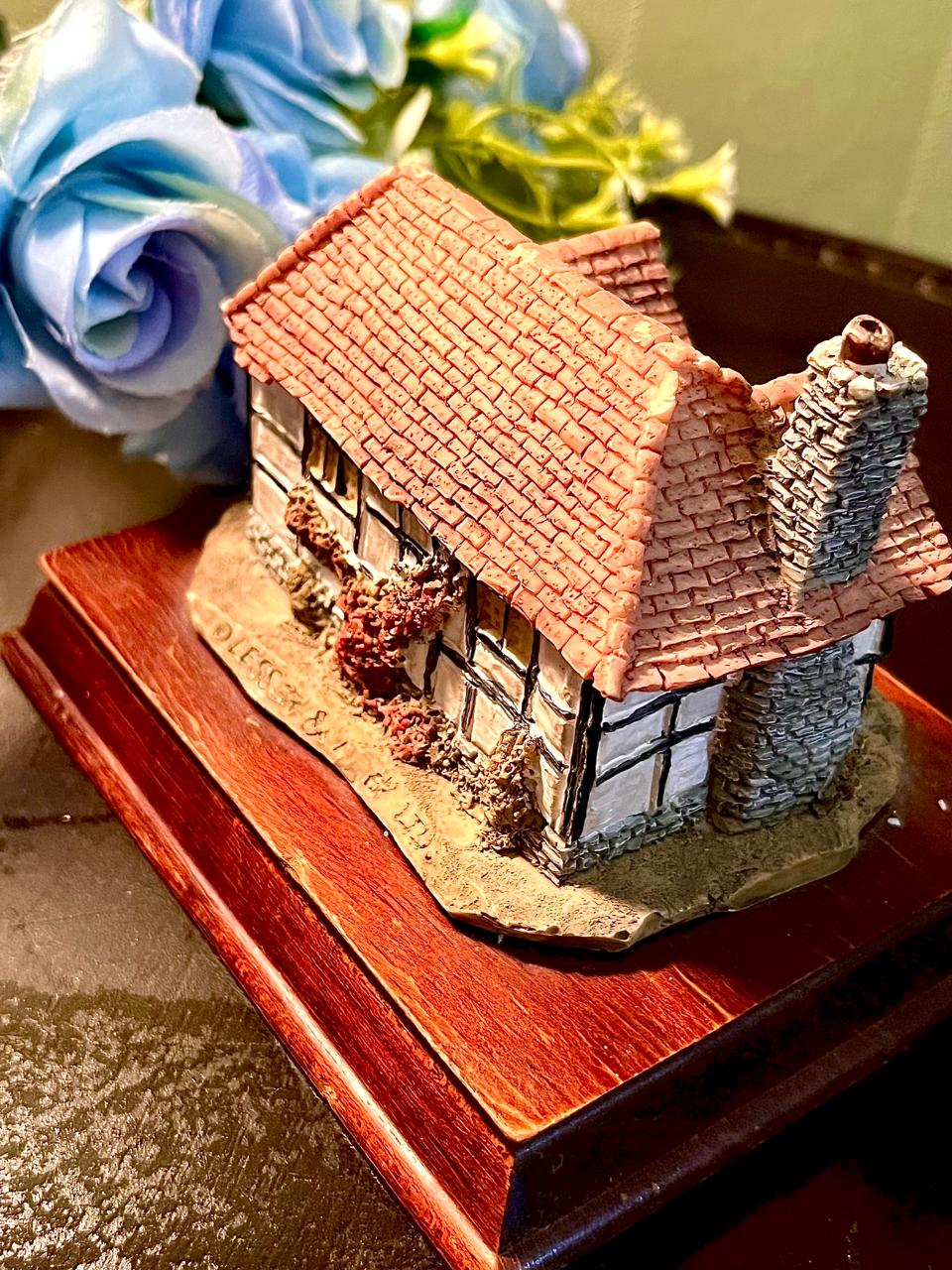 Leonardo The Gables Cottage Ornament on Wooden Base 10 cm