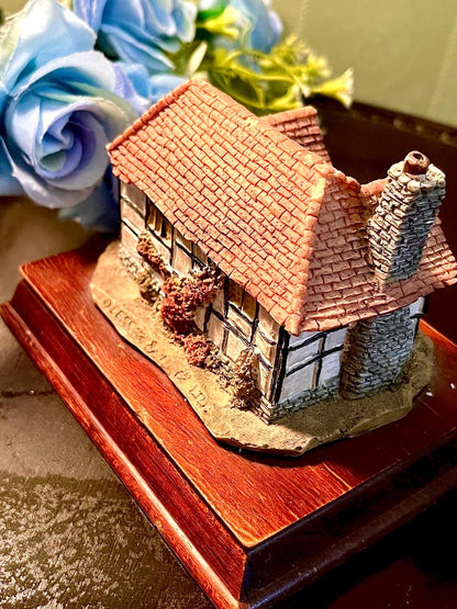 Leonardo The Gables Cottage Ornament on Wooden Base 10 cm
