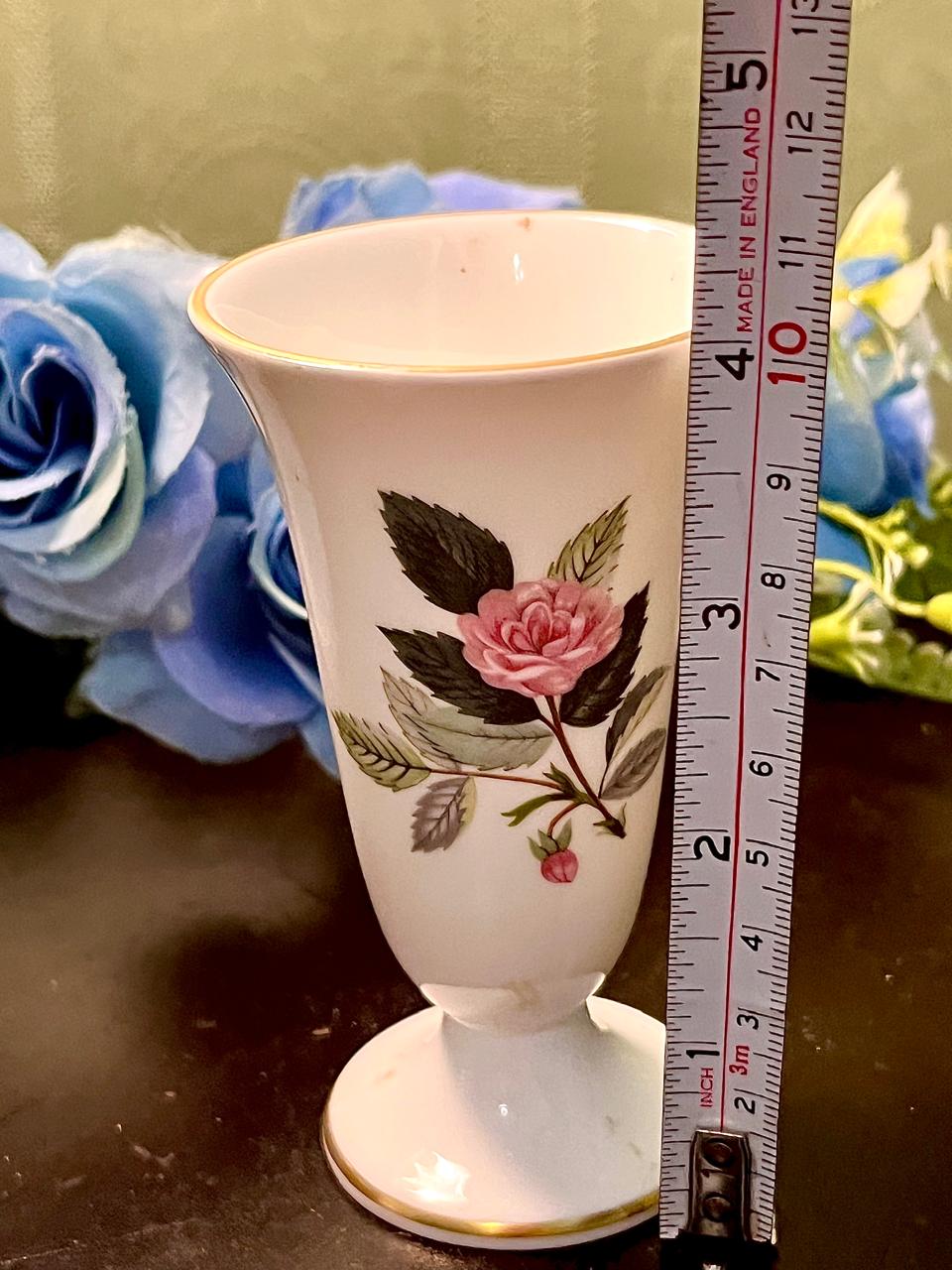 Wedgwood Pink Rose Footed Vase Made in England 10 cm