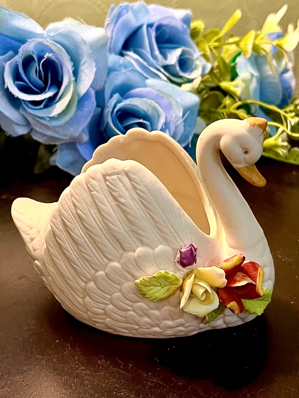 Vintage Swan Ceramic Planter with Floral Accent 9 cm