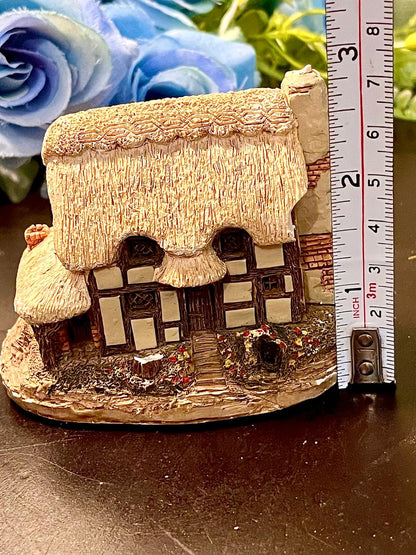 Thatched Cottage Miniature Figurine 3 Inch