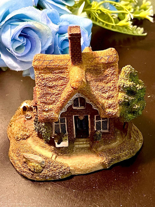 Thatched Cottage Miniature Figurine with Tree 3 inch