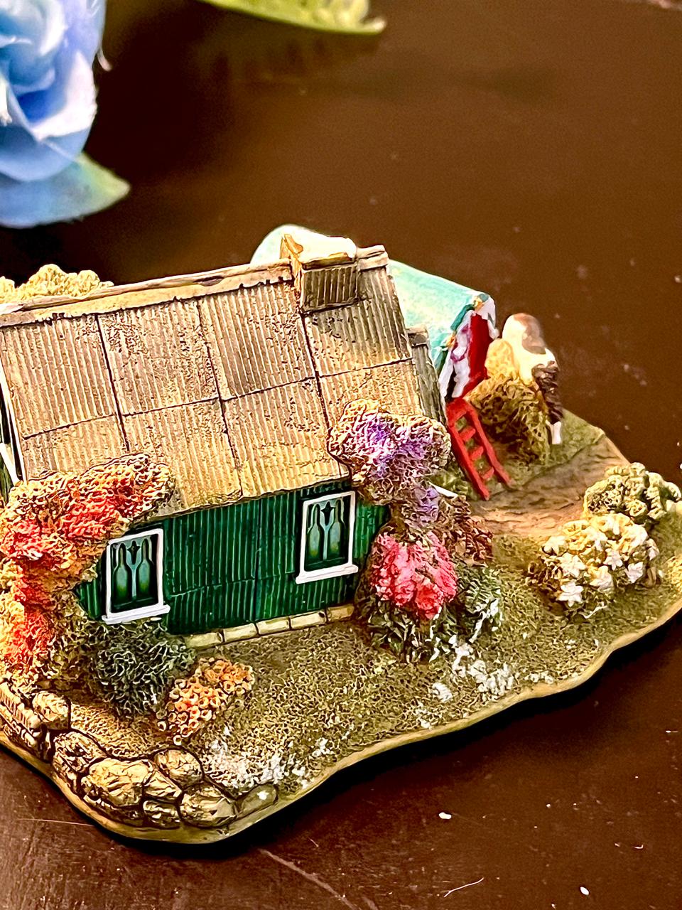 Green Cottage Caravan and Pony Miniature Figurine 4 Inch