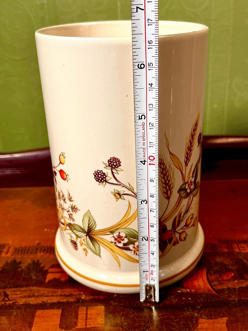 St. Michael Harvest Pottery Utensil Holder 18cm