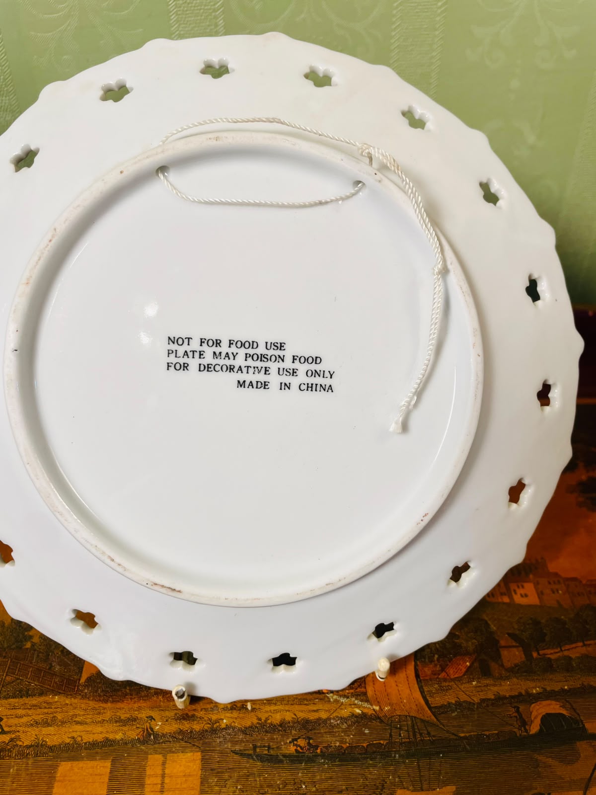 Las Vegas Casino Decorative Wall Plate Pierced Rim 8 in