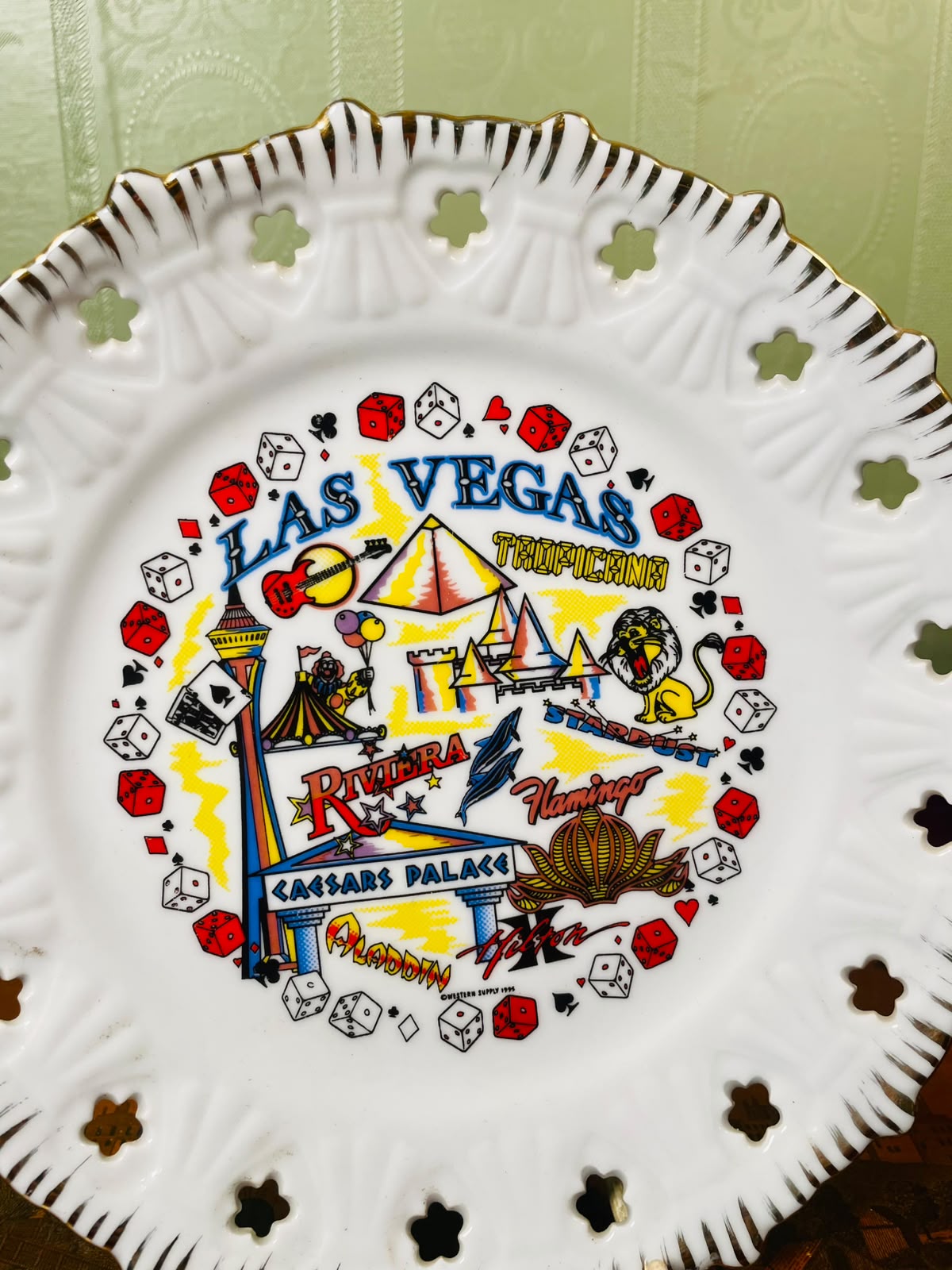 Las Vegas Casino Decorative Wall Plate Pierced Rim 8 in