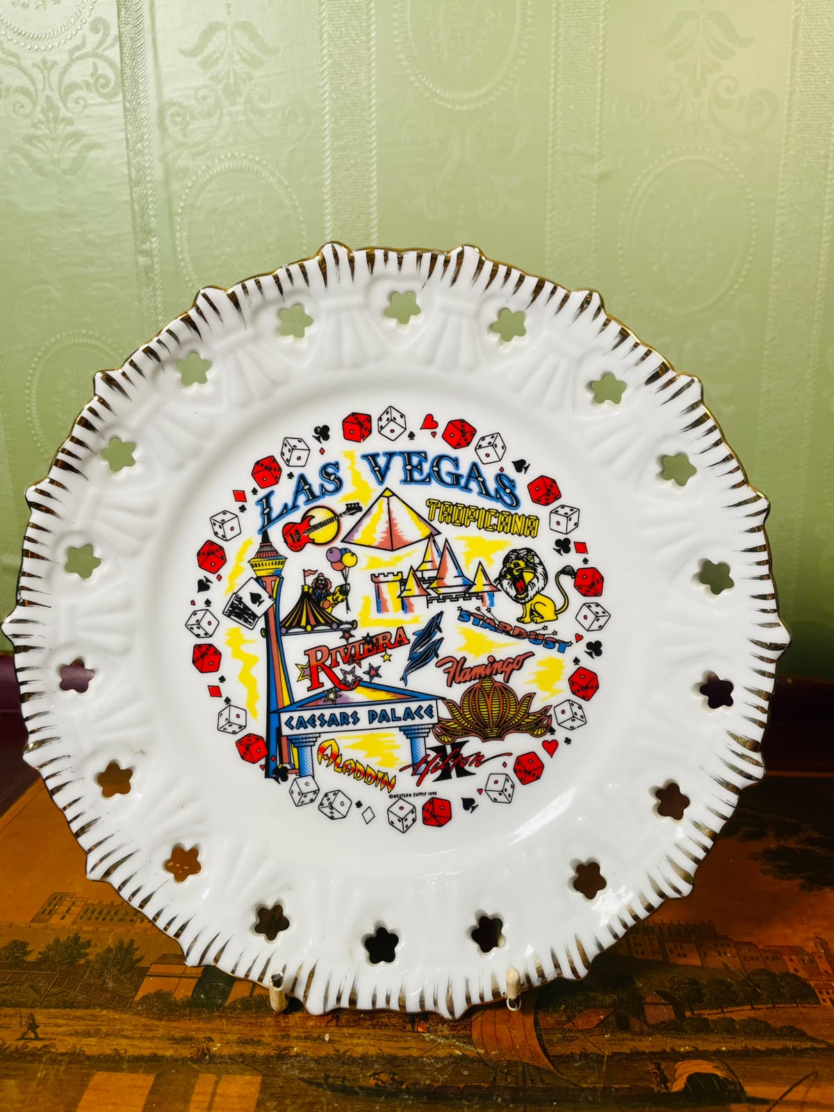 Las Vegas Casino Decorative Wall Plate Pierced Rim 8 in