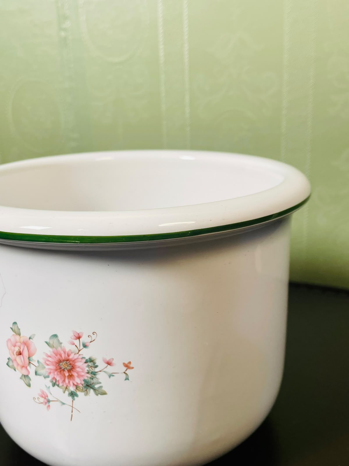 Vintage Floral Ceramic Planter Pot White Pink Green 17 cm