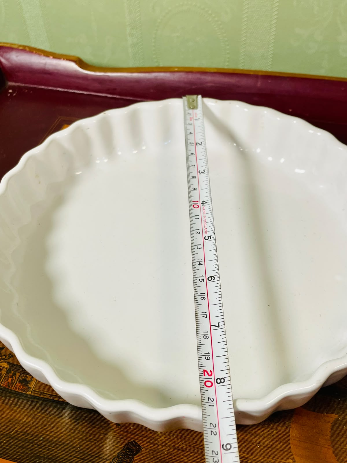 Vintage White Oven-Safe Fluted Pie Dish 22cm