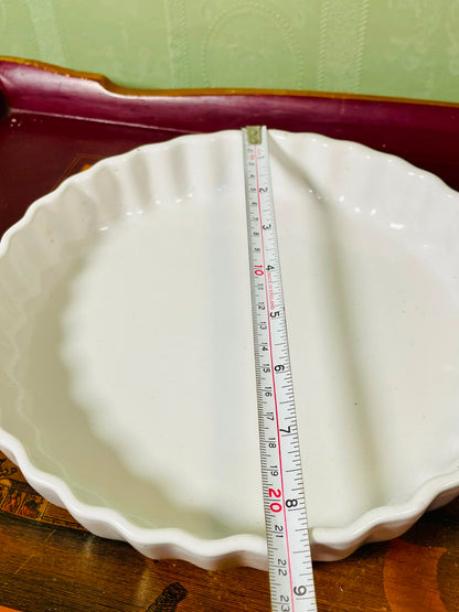 Vintage White Oven-Safe Fluted Pie Dish 22cm