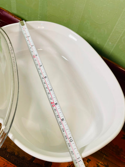 Large White Oven-Safe Casserole with Pyrex Crystal Lid 28cm