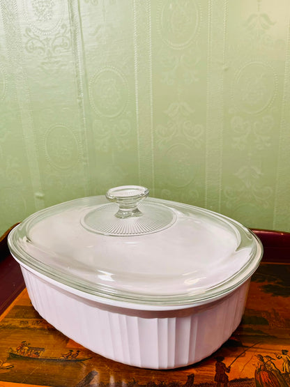 Large White Oven-Safe Casserole with Pyrex Crystal Lid 28cm