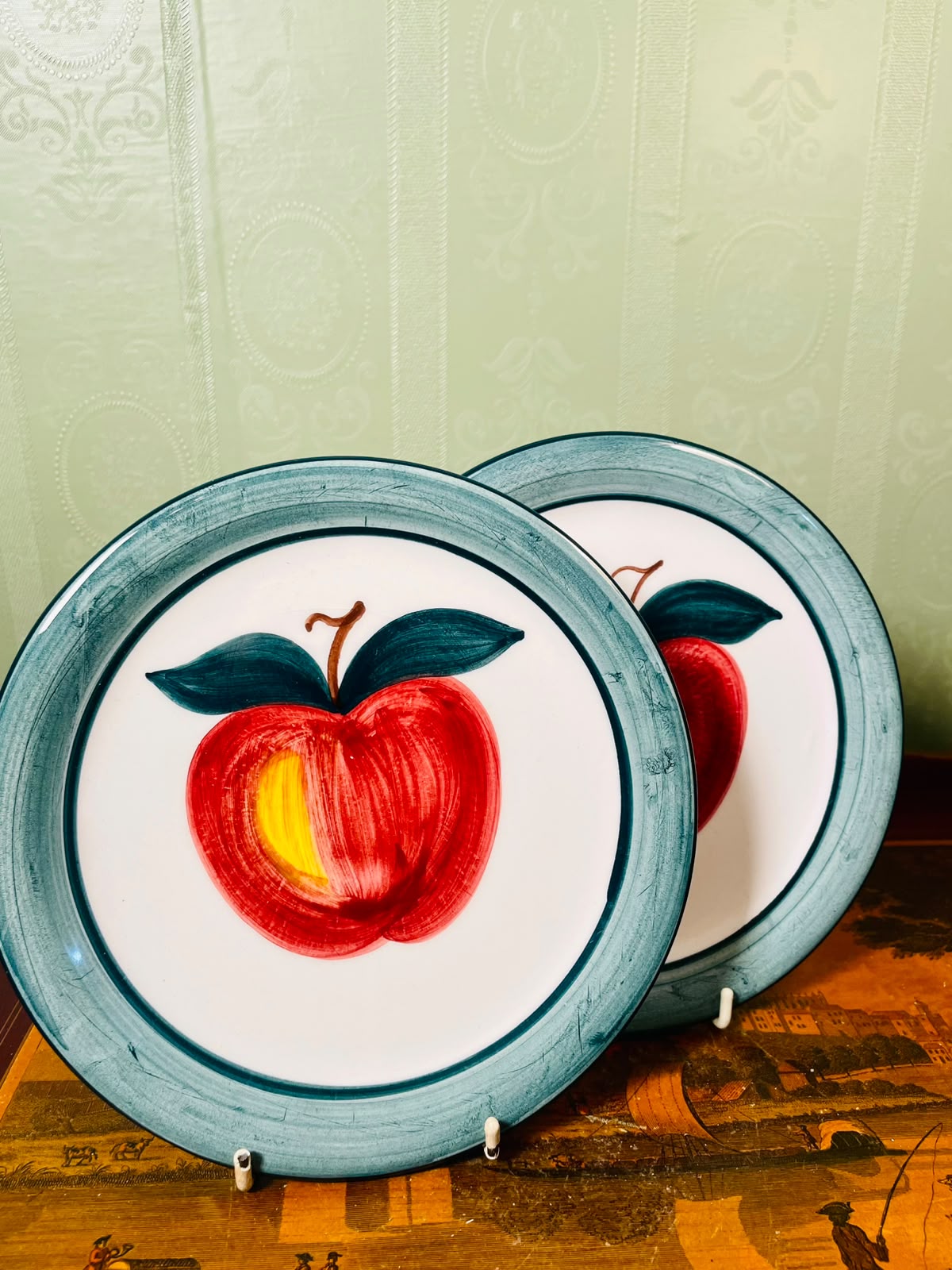 Lomer Spanish Hand-Painted Apple Plates 2-Piece Set 20cm