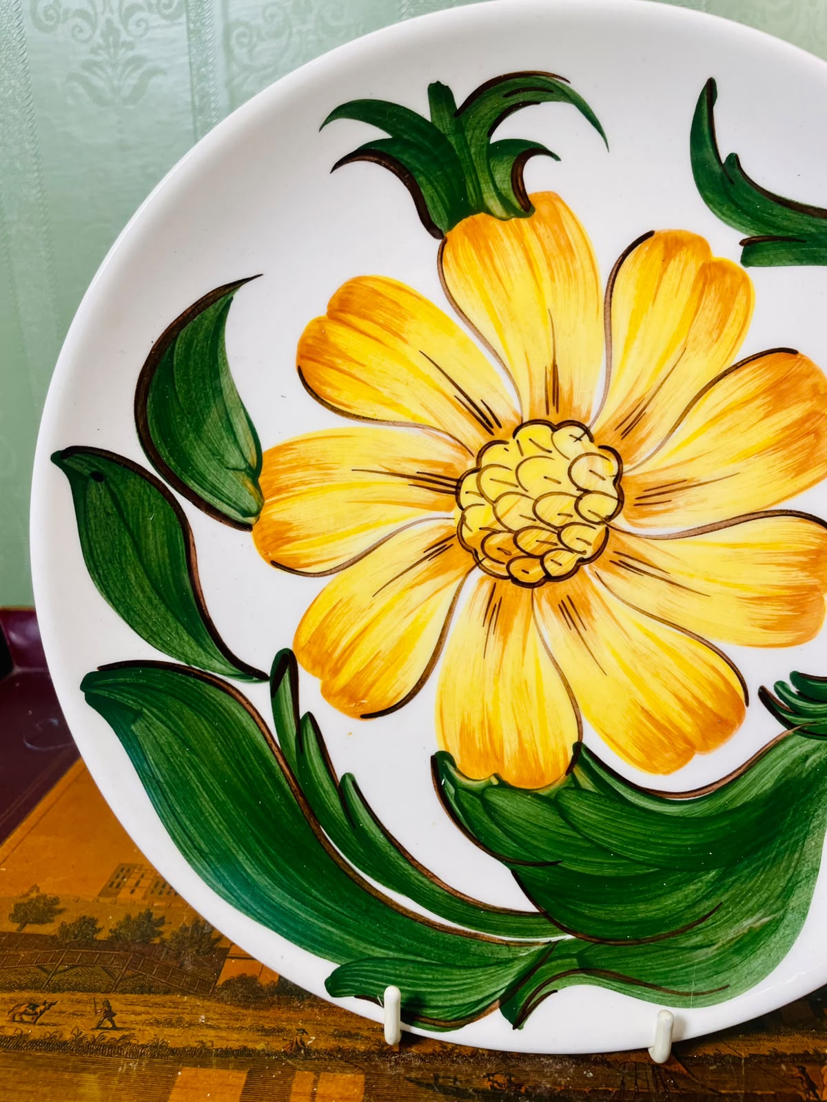 Large Hand-Painted Ceramic Plate with Yellow Floral Design – 23cm Decorative Wall Plate