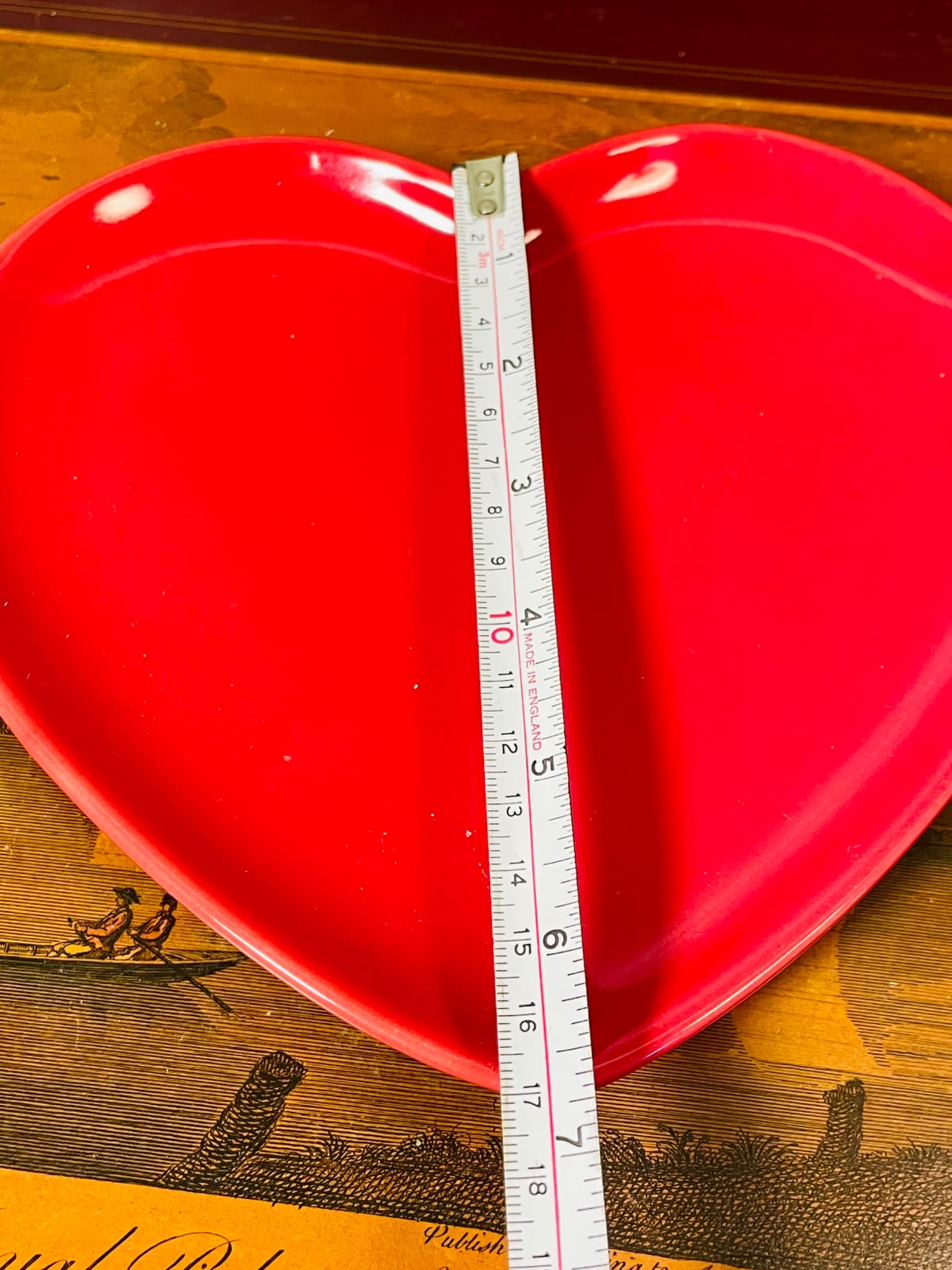 FLORA Heart-Shaped Ceramic Serving Plate – Red Valentine's Platter, 18 cm