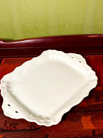 White Ceramic Scalloped Serving Platter 24 cm