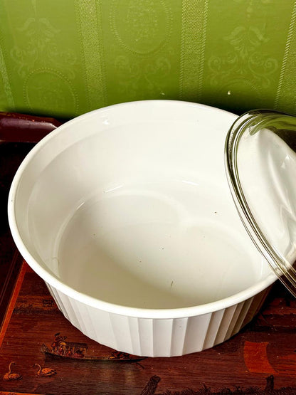 White Ceramic Oven-Safe Casserole with Crystal Lid 23 cm