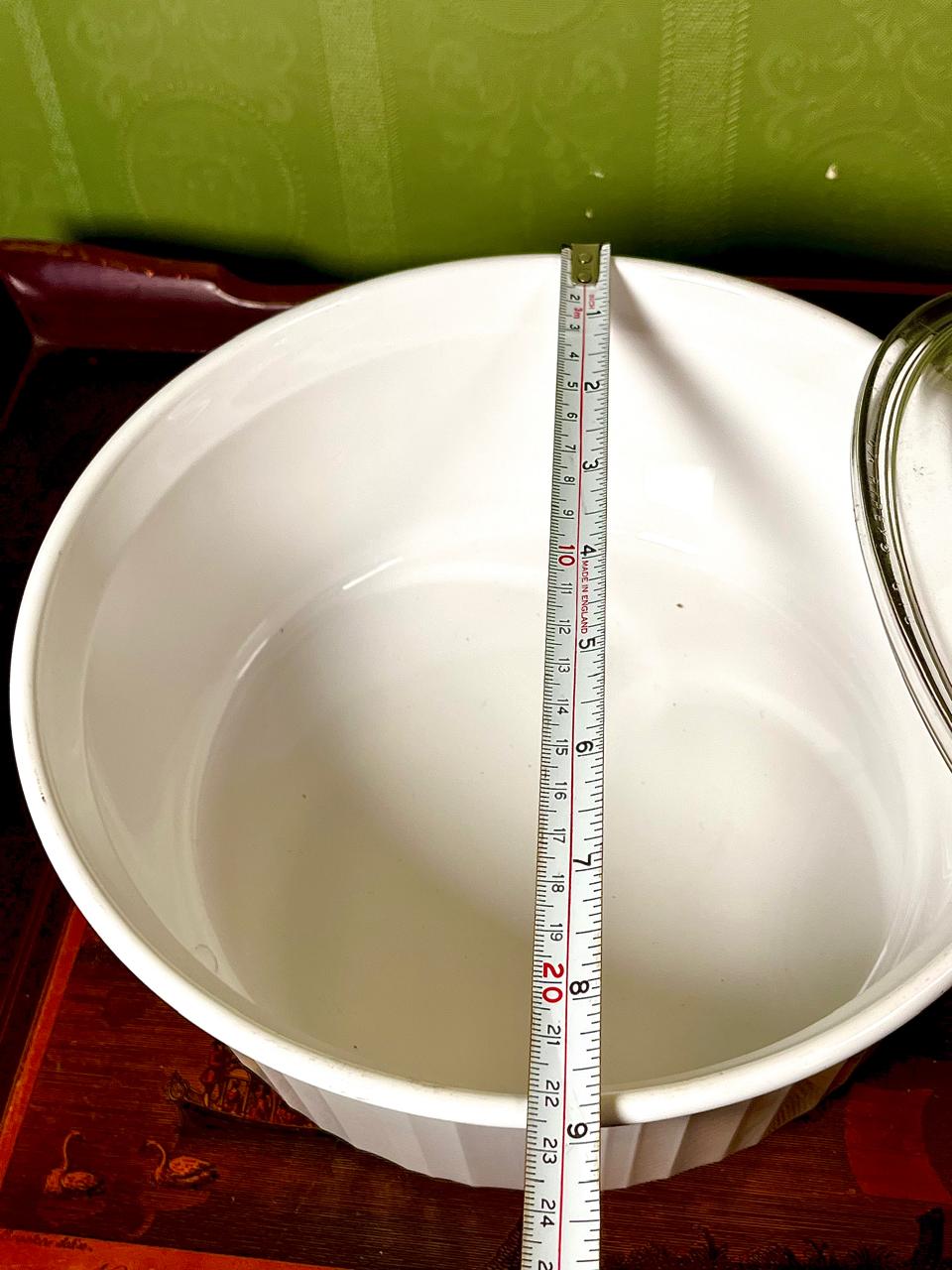 White Ceramic Oven-Safe Casserole with Crystal Lid 23 cm