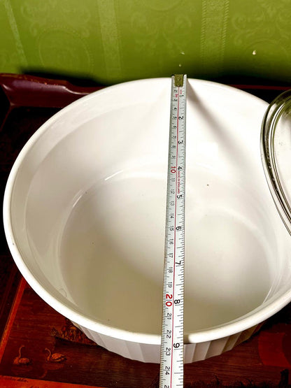 White Ceramic Oven-Safe Casserole with Crystal Lid 23 cm