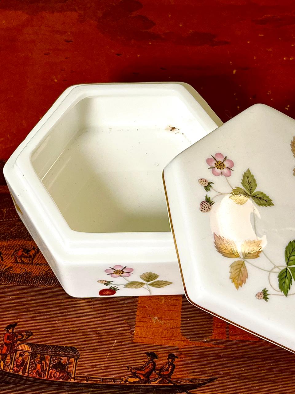 Wedgwood Wild Strawberry Bone China Lidded Box, 4 in