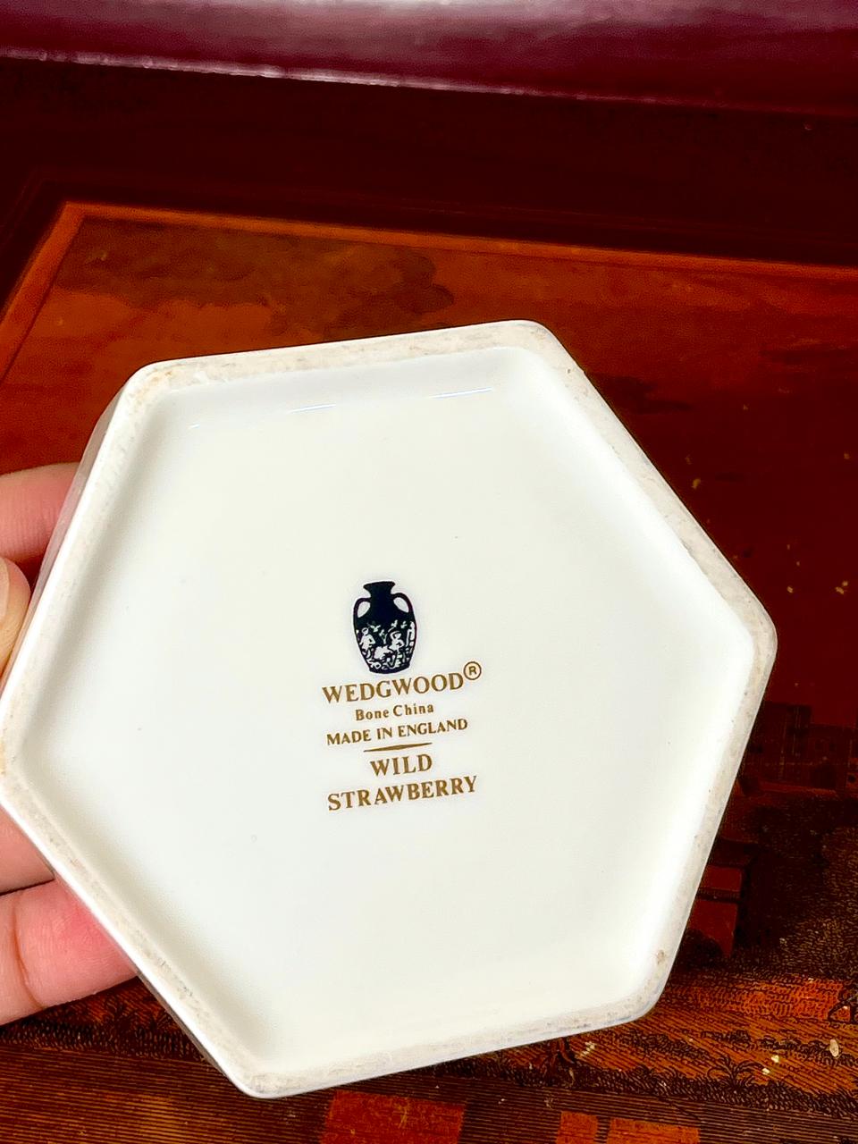 Wedgwood Wild Strawberry Bone China Lidded Box, 4 in