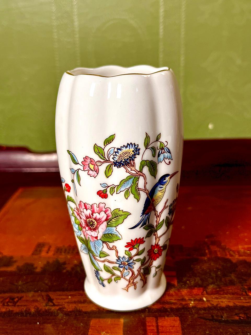Aynsley Floral Bird Ceramic Vase with Gold Trim – 4.5 in