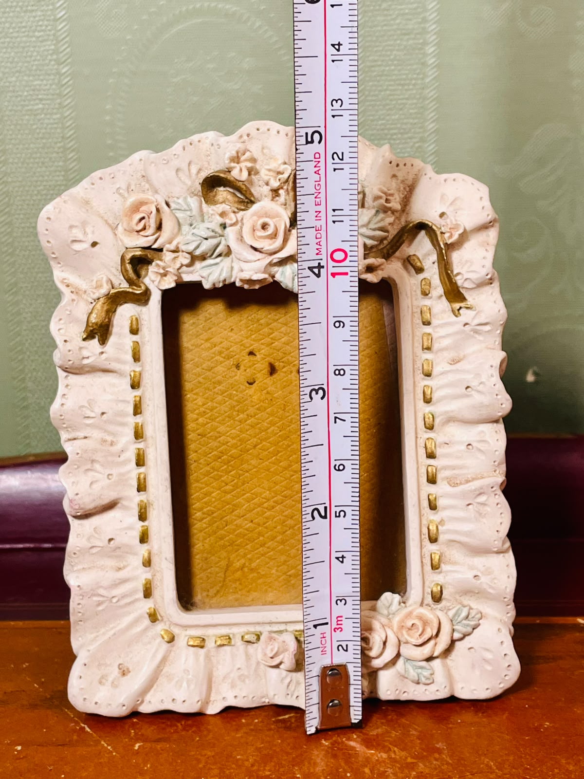Vintage Floral Rose Resin Photo Frame Cream & Gold 13cm