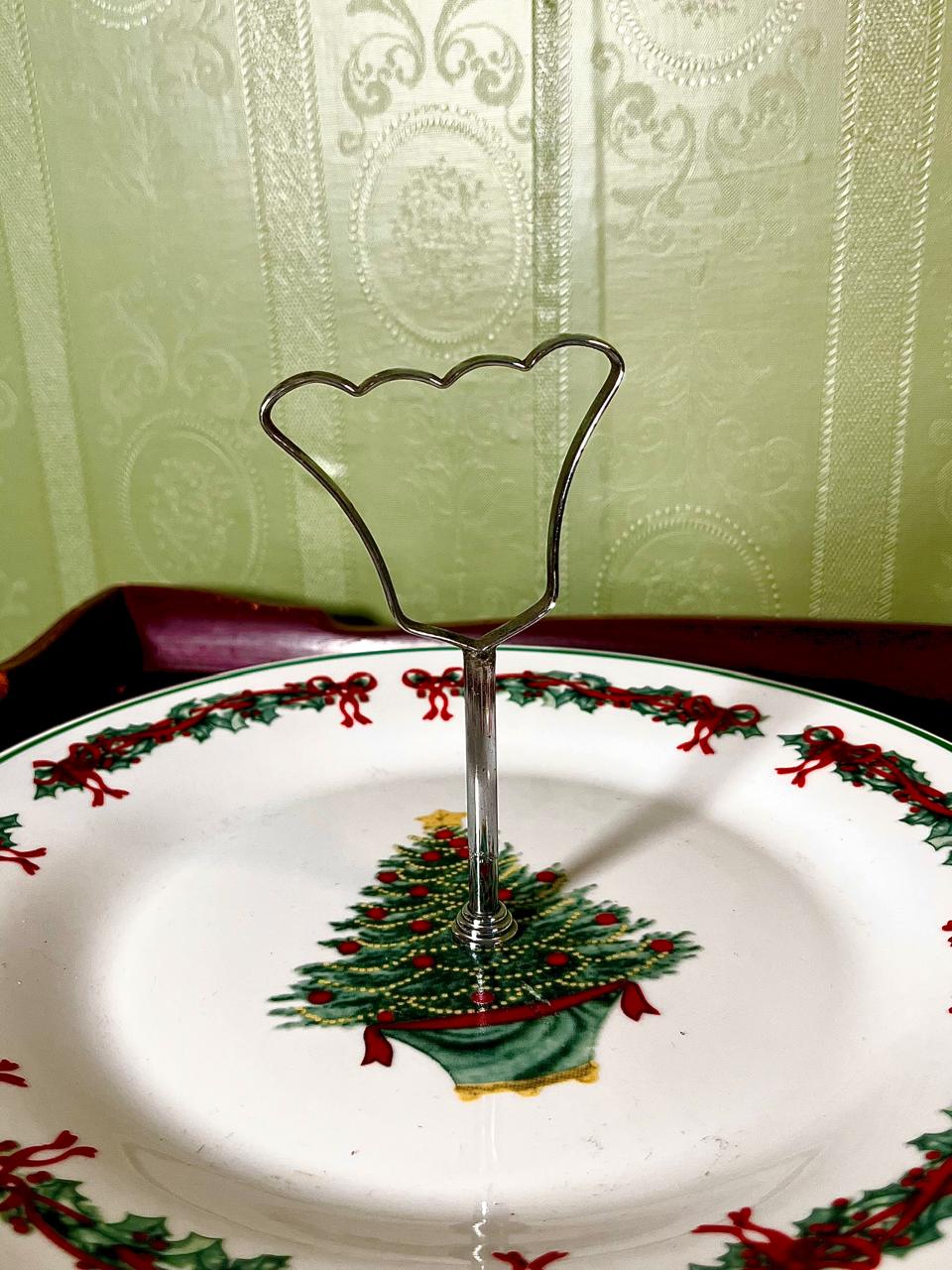 Vintage Christmas Tree Serving Plate with Handle, 10 Inch